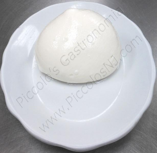 Piccolo's Fresh Mozzarella ( 1.25 lb )